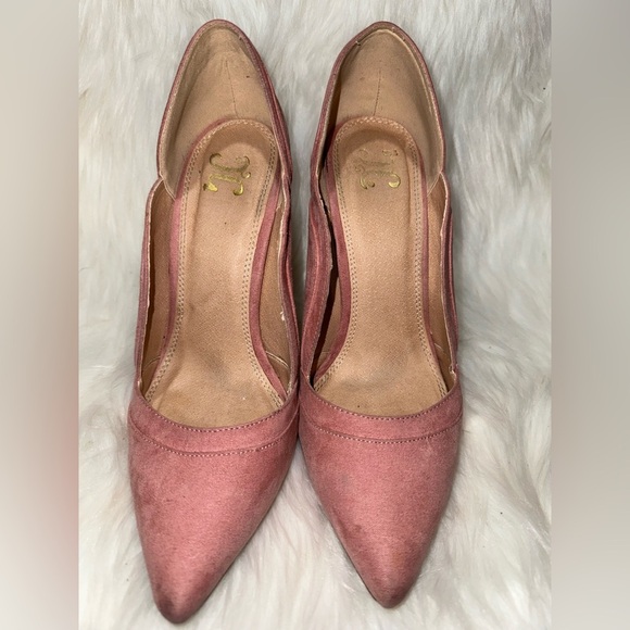 JC Pink Suede Heels with Pointed Toe and Curved Topline - Picture 1 of 6